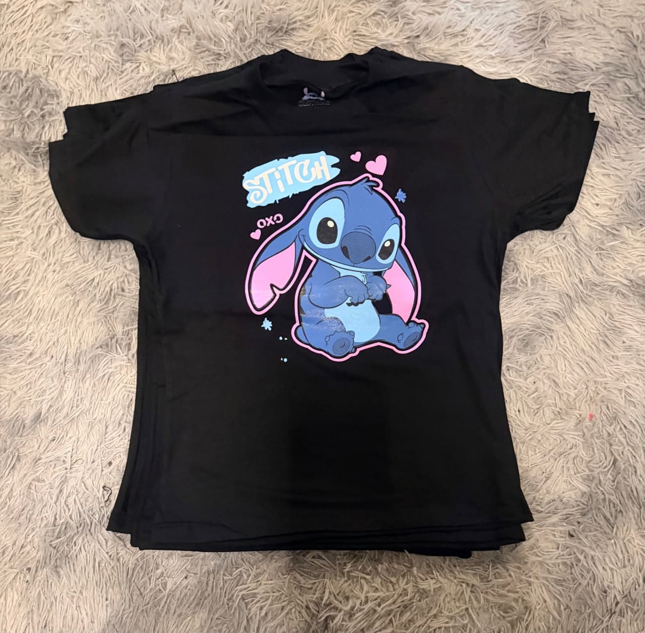Playera negra estampada de Stitch Disney